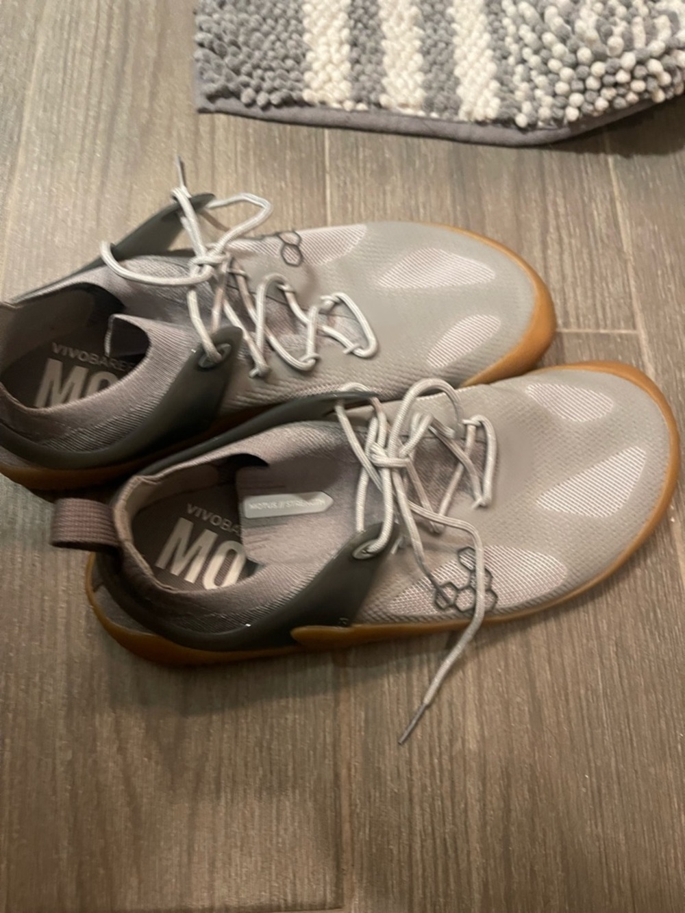 Vivobarefoot motus strength